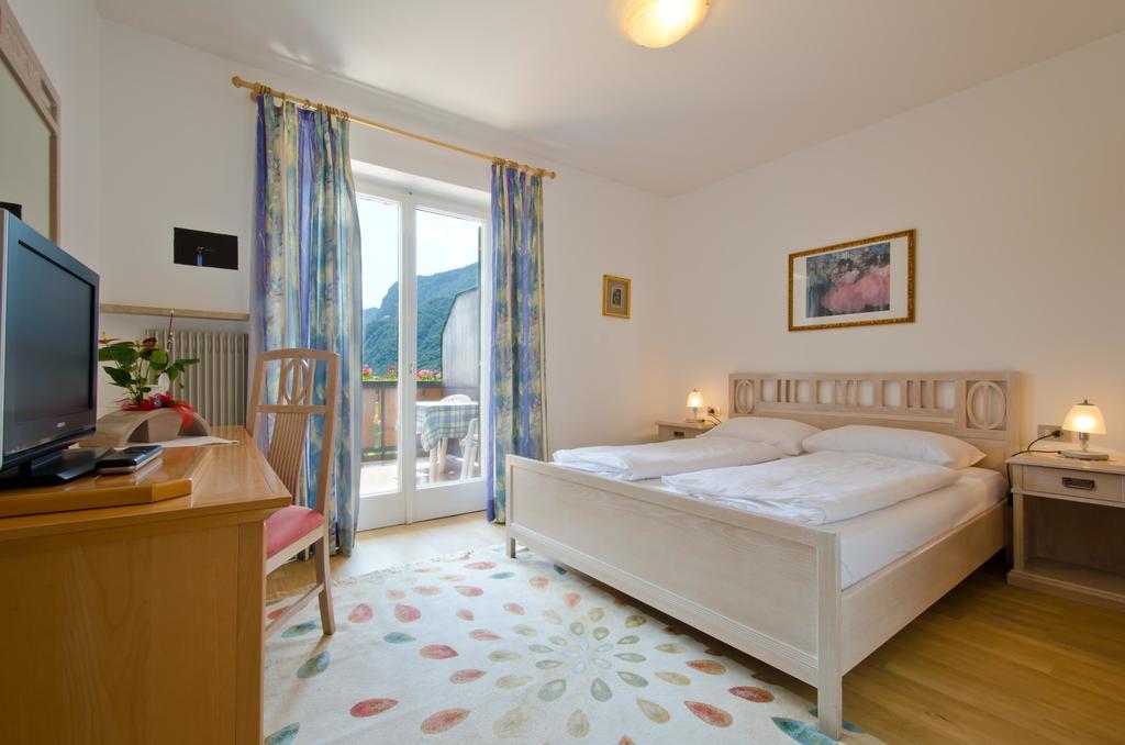 Hotel & Residenz Traubenheim Nalles Rum bild