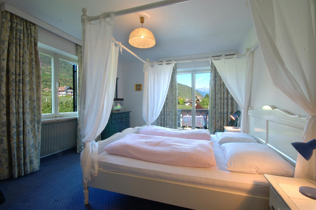 Hotel & Residenz Traubenheim Nalles Rum bild